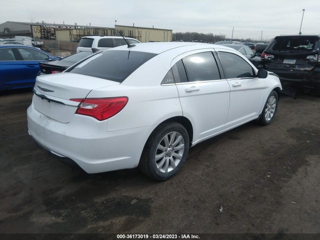 1C3CCBBBXEN132177 Chrysler 200 Touring