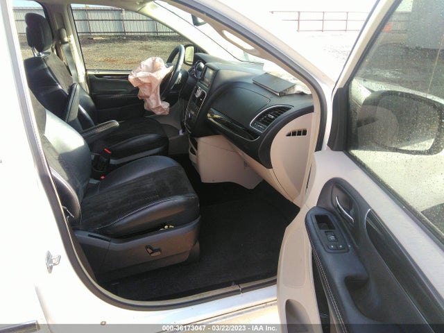 2C4RC1JG3FR721153 Chrysler Town & Country Limited