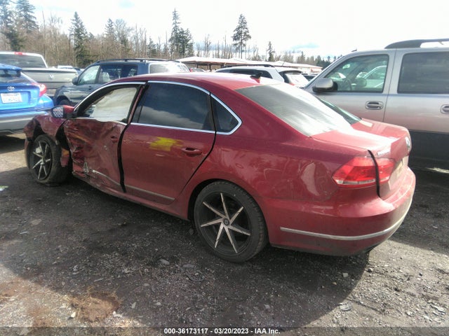 1VWBT7A31FC016682 Volkswagen Passat 1.8t Se W/sunroof & Nav
