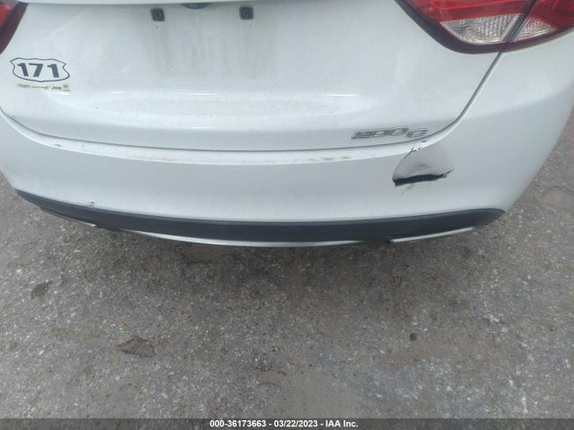 Chrysler 200 C 2015 1C3CCCCG8FN668465 Image 7