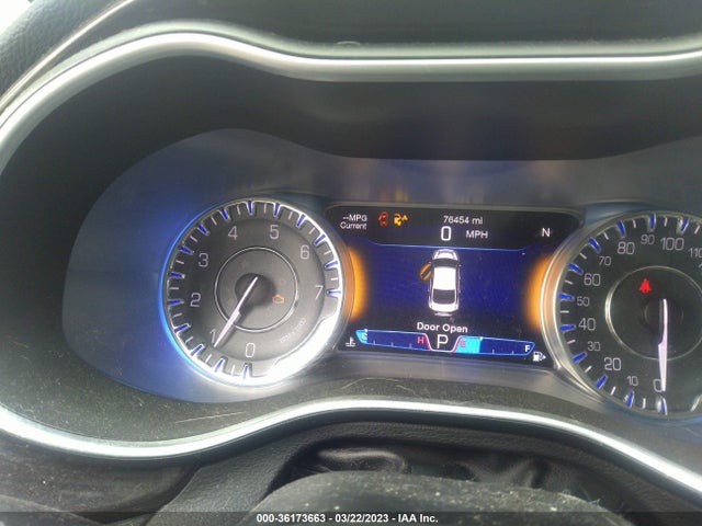 Chrysler 200 C 2015 1C3CCCCG8FN668465 Image 8