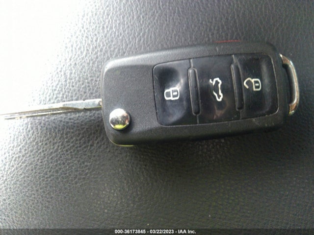 Volkswagen Tiguan Wolfsburg 2010 WVGAV7AX4AW001611 Image 3