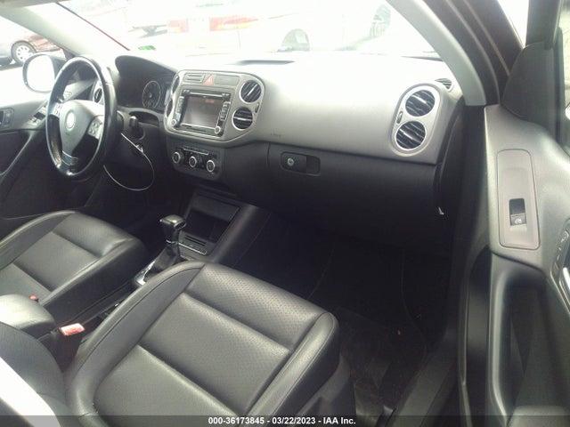 Volkswagen Tiguan Wolfsburg 2010 WVGAV7AX4AW001611 Image 6