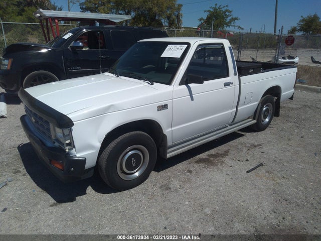 1988 CHEVROLET S TRUCK S10 VIN: 1GCBS14EXJ8237418