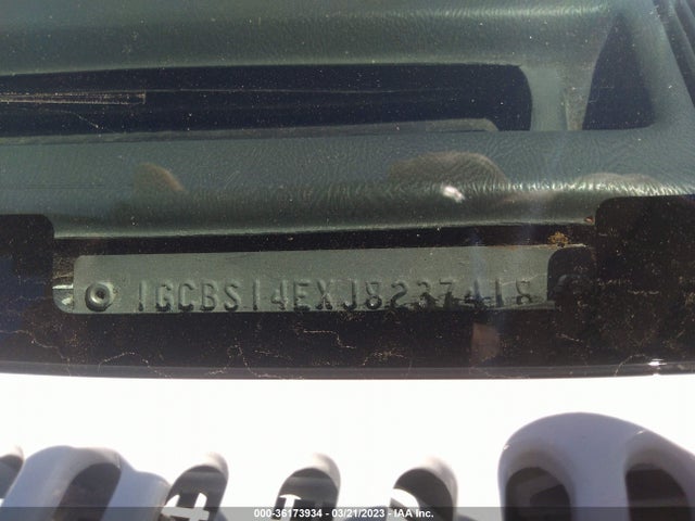 1988 CHEVROLET S TRUCK S10 VIN: 1GCBS14EXJ8237418