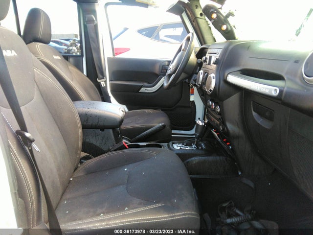 1C4BJWEG5JL918812 Jeep Wrangler Jk Unlimited Sahara