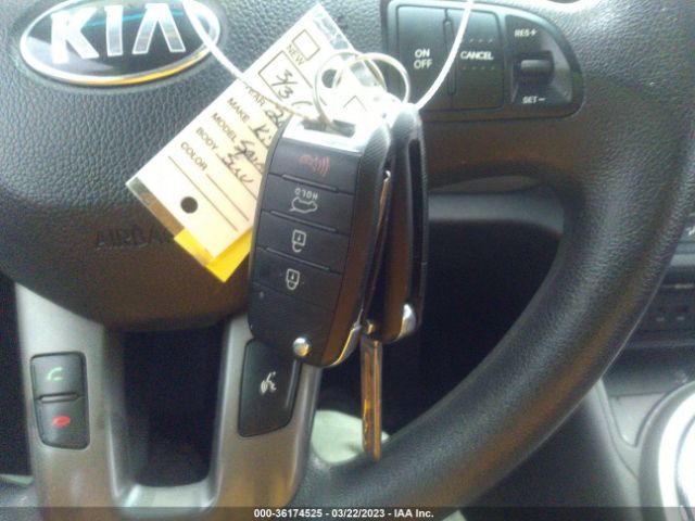 KNDPB3ACXF7687927 KIA Sportage Lx