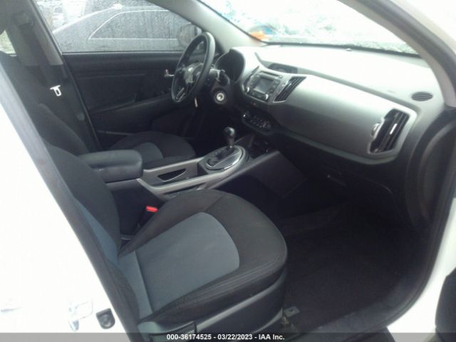 KNDPB3ACXF7687927 KIA Sportage Lx
