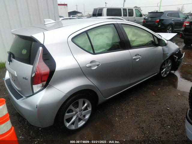 Toyota Prius C One/two/three/four 2016 JTDKDTB32G1588980 Image 4