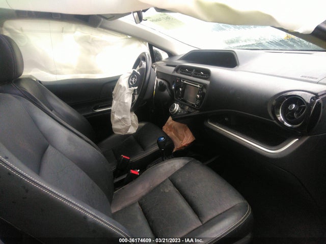 Toyota Prius C One/two/three/four 2016 JTDKDTB32G1588980 Image 5