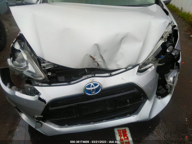 Toyota Prius C One/two/three/four 2016 JTDKDTB32G1588980 Image 6
