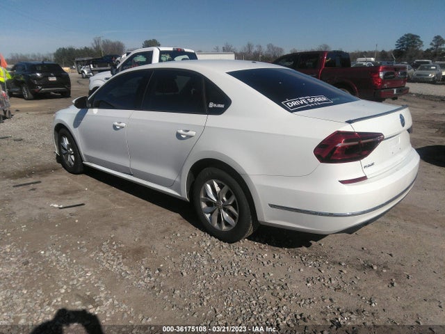 1VWAA7A36JC010063 Volkswagen Passat 2.0t S/r-line