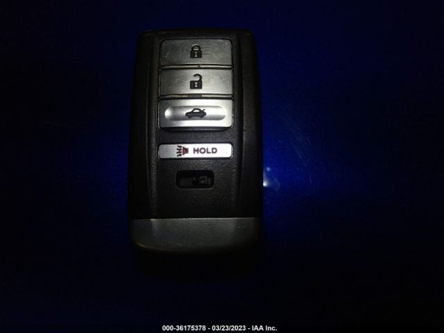19UDE2F88MA009977 Acura Ilx Package