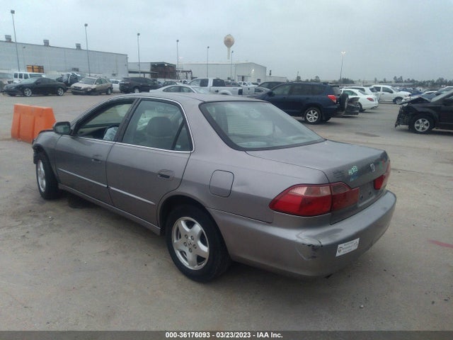 2000 HONDA ACCORD SDN EX W/LEATHER VIN: 1HGCG1654YA093954