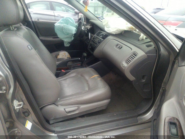 2000 HONDA ACCORD SDN EX W/LEATHER VIN: 1HGCG1654YA093954