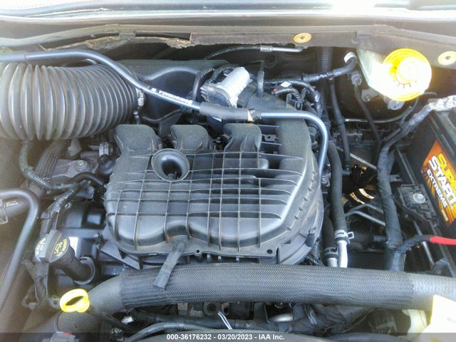 2C4RC1HG1ER340132 Chrysler Town & Country S