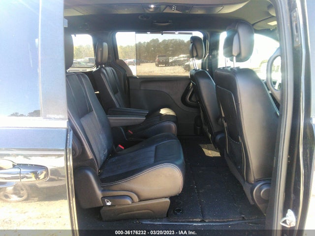2C4RC1HG1ER340132 Chrysler Town & Country S