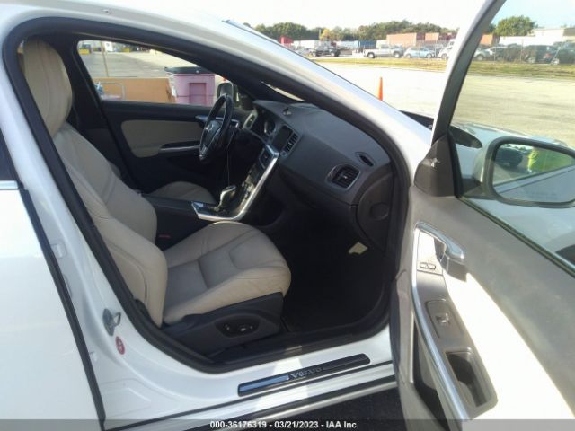 YV140MFB4F2299730 Volvo S60 T5 Drive-e Premier