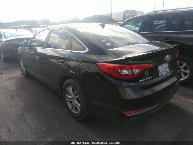 2015 HYUNDAI SONATA 2.4L SE VIN: 5NPE24AFXFH122211