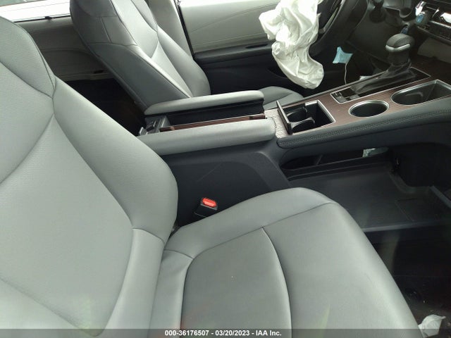 Toyota SIENNA XLE 2022 5TDJRKEC4NS107856 Image 6