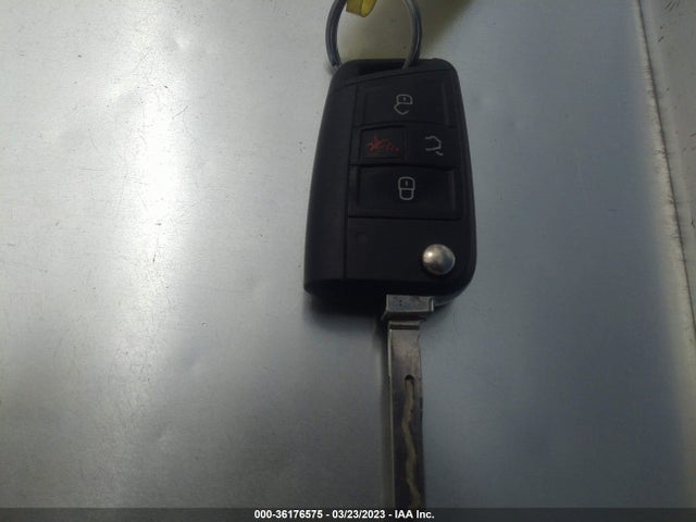 3VV1B7AX7JM104987 Volkswagen TIGUAN S