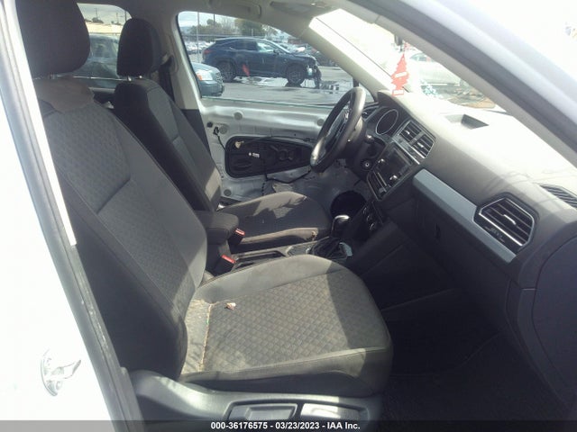 3VV1B7AX7JM104987 Volkswagen TIGUAN S