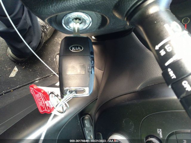 KNDJN2A28H7432310 KIA Soul Base