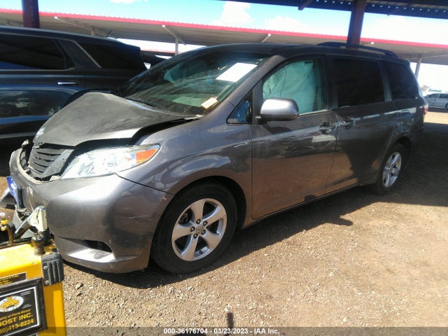 Toyota SIENNA LE 2016 5TDKK3DC0GS739630 Image 2