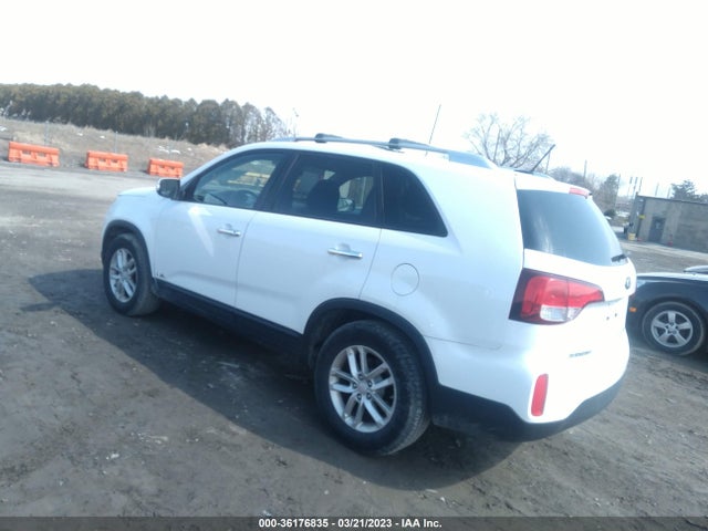 2014 KIA SORENTO LX VIN: 5XYKTCA68EG465325