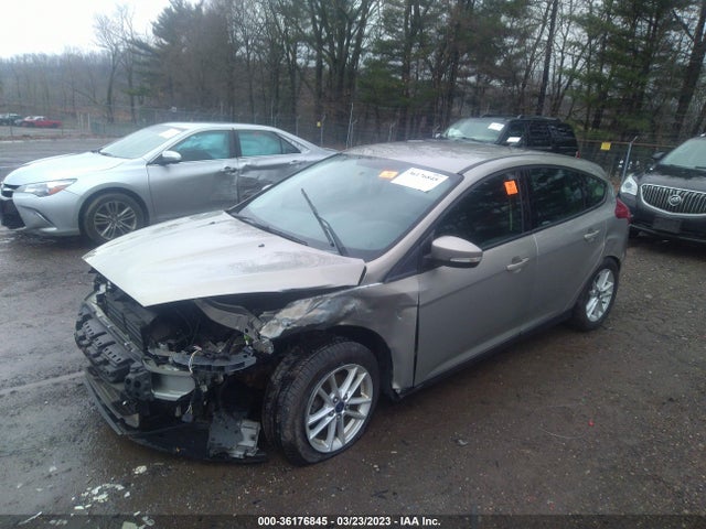 Ford FOCUS SE 2015 1FADP3K29FL299207 Image 2