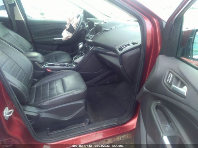 1FMCU9J94EUA78053 Ford Escape Titanium