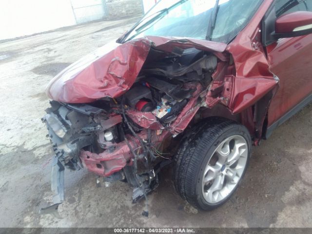 1FMCU9J94EUA78053 Ford Escape Titanium