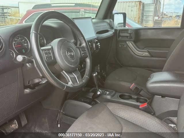 1C4BJWDG3HL749370 Jeep Wrangler Unlimited Sport