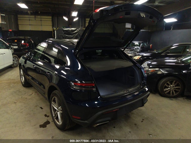 2022 PORSCHE MACAN WP1AA2A59NLB10914 Photo 2