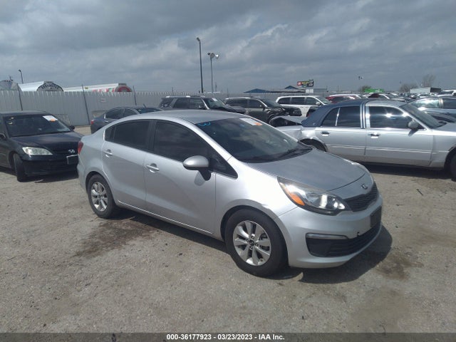 2017 KNADM4A32H6061295 main image