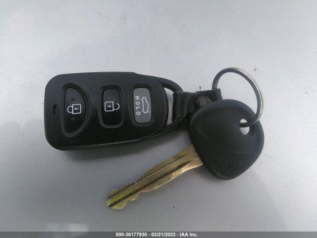 Hyundai ELANTRA SE 2017 5NPD84LF0HH173033 Image 3
