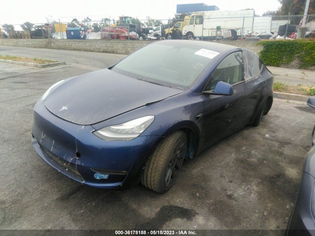 Tesla Model Y Long Range 2021 5YJYGDEE9MF190334 Image 2