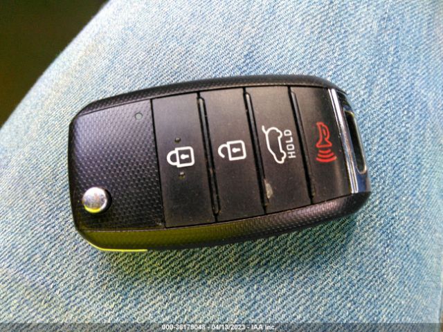 KNDPMCAC4H7273782 KIA Sportage Lx