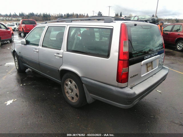 2000 VOLVO V70 VIN: YV1LZ56D2Y2645642