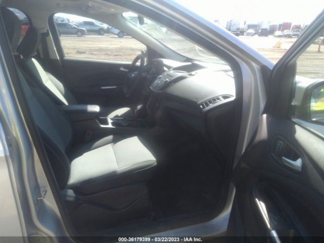 1FMCU9GD1JUA73351 Ford ESCAPE SE