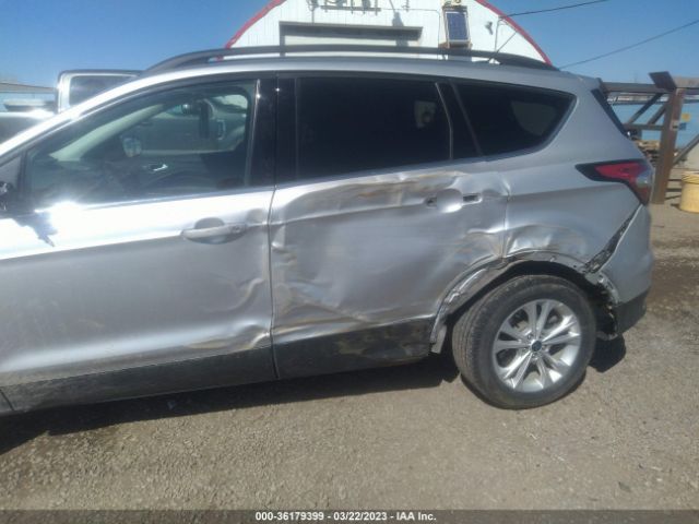 1FMCU9GD1JUA73351 Ford ESCAPE SE