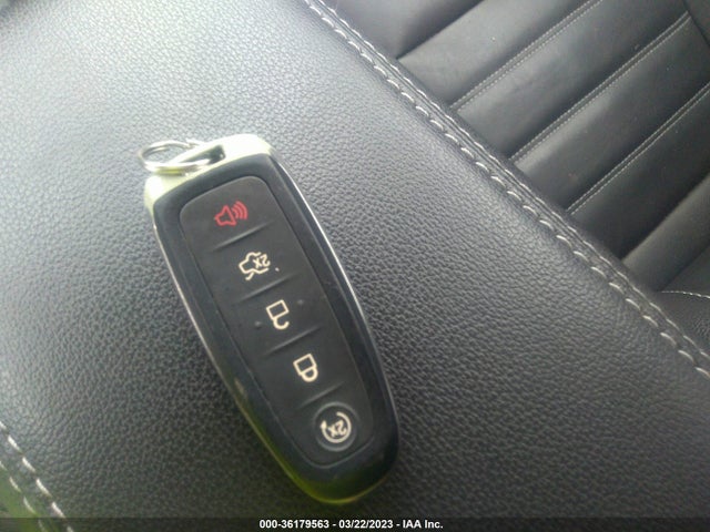 1FMCU9JD1HUC38186 Ford Escape Titanium