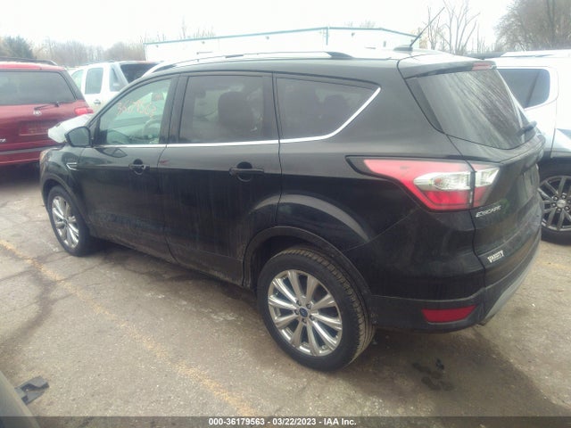 1FMCU9JD1HUC38186 Ford Escape Titanium