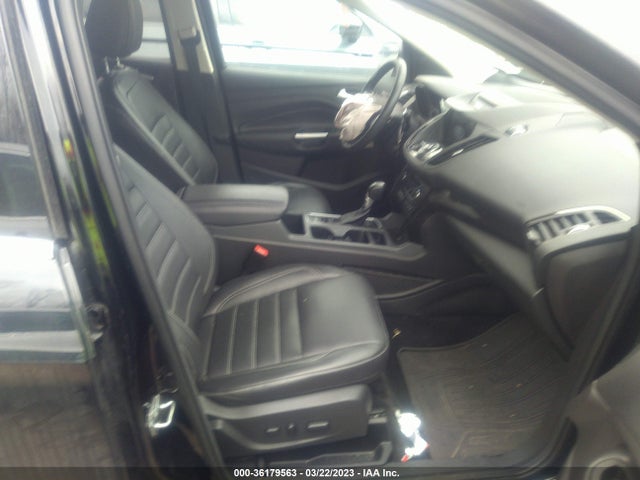 1FMCU9JD1HUC38186 Ford Escape Titanium