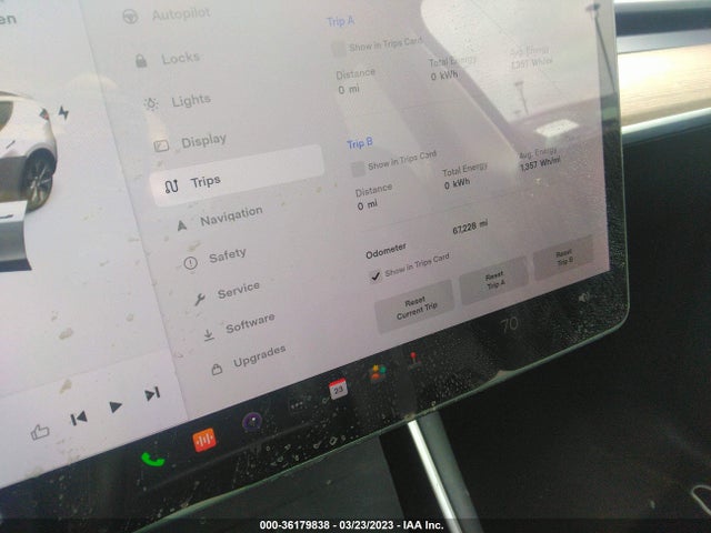 Tesla Model Y Long Range 2021 5YJYGDEE9MF094994 Image 9