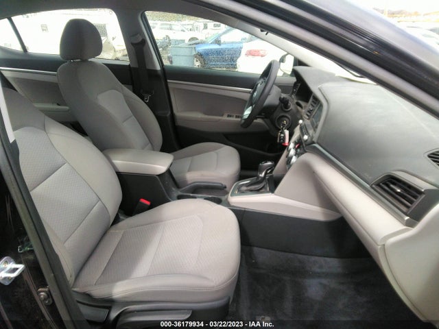 2019 HYUNDAI ELANTRA SE VIN: 5NPD74LF4KH415378