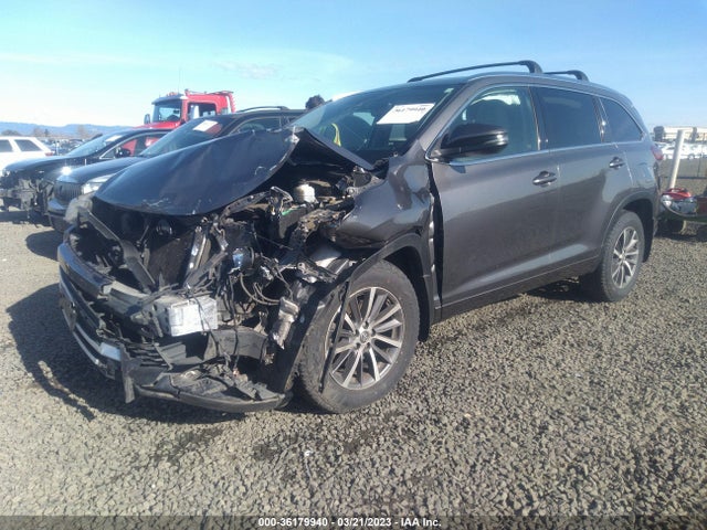 Toyota Highlander Xle 2018 5TDJZRFH4JS524486 Image 2