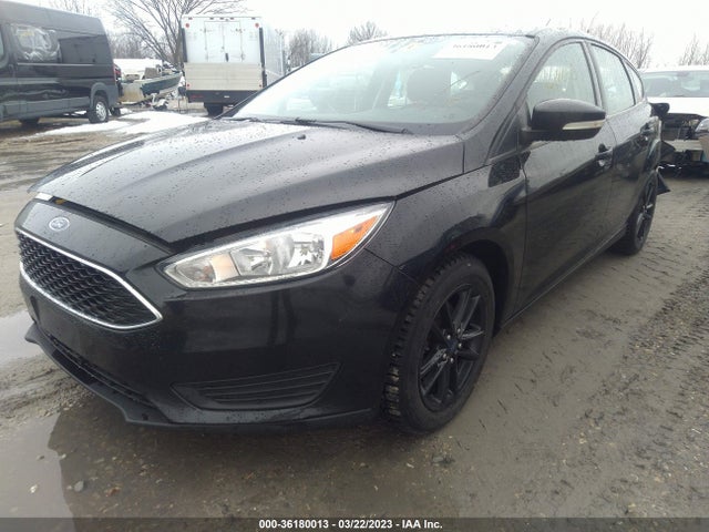 Ford FOCUS SE 2015 1FADP3K22FL367850 Image 2
