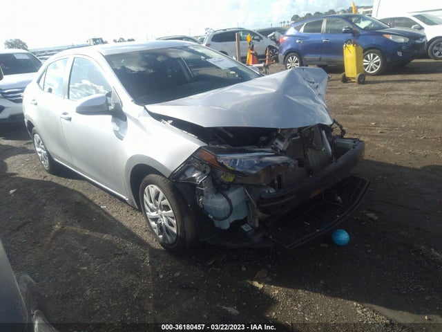 Toyota COROLLA LE 2018 5YFBURHE4JP768752 Image 1