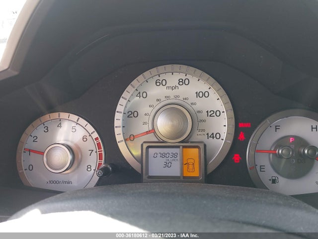 2011 HONDA PILOT LX VIN: 5FNYF4H24BB081670